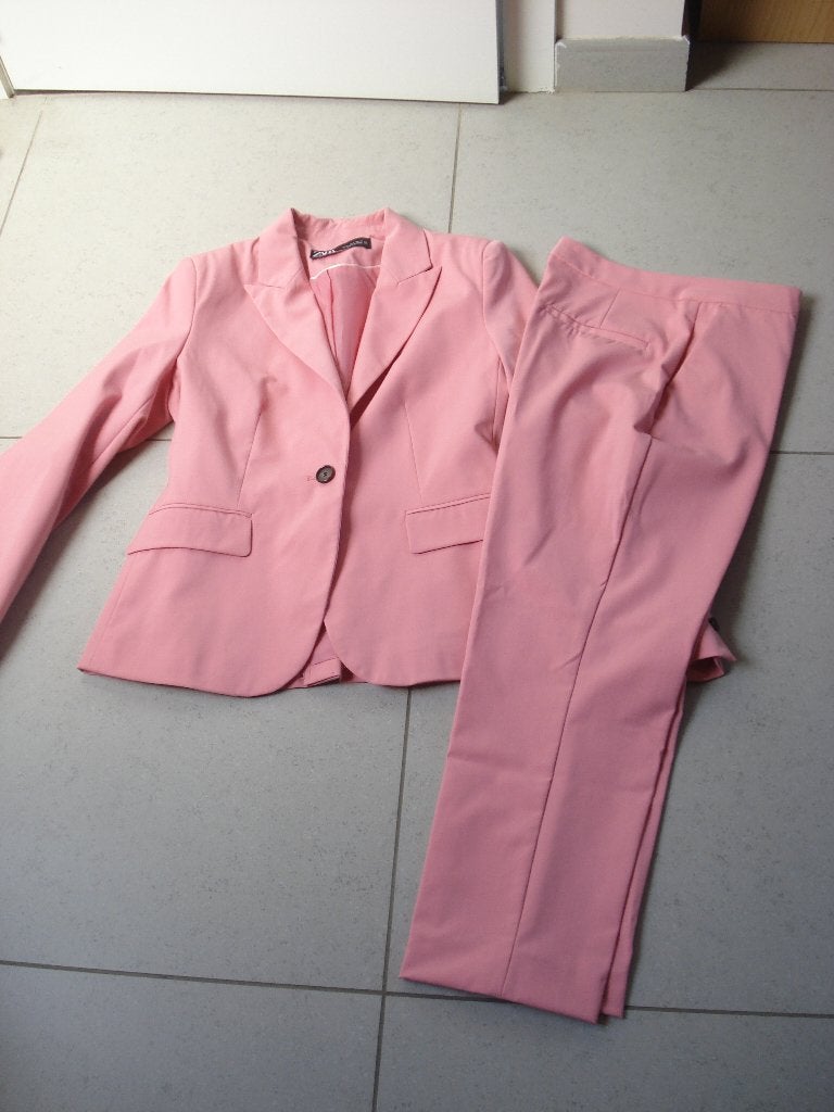 Nieuwe roze Zara broek + blazer, dames. mt 38, Kleding | Dames, Jasjes, Kostuums en Pakken, Maat 38/40 (M), Kostuum of Pak, Zara.