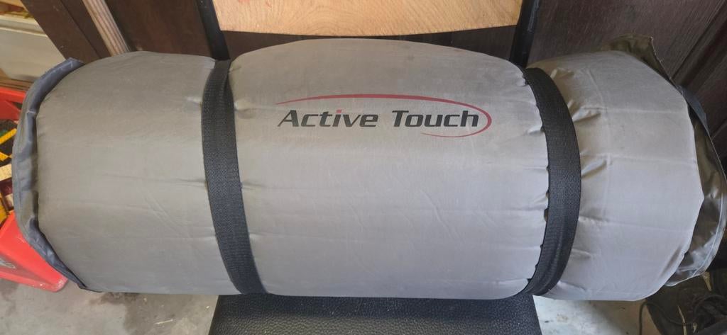 Matelas. terrain de camping., Enlèvement