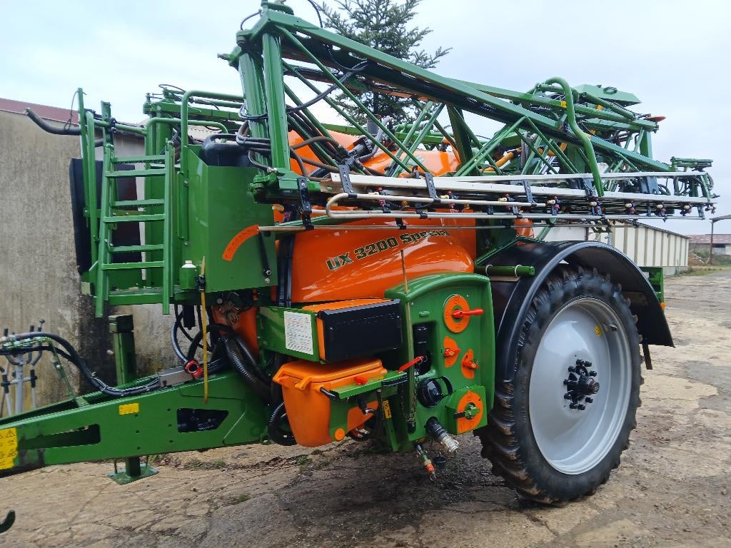 Amazone UX 3200 Special 27 / 28 m, Zakelijke goederen, Ophalen, Akkerbouw, Gewasbescherming en Bemesting