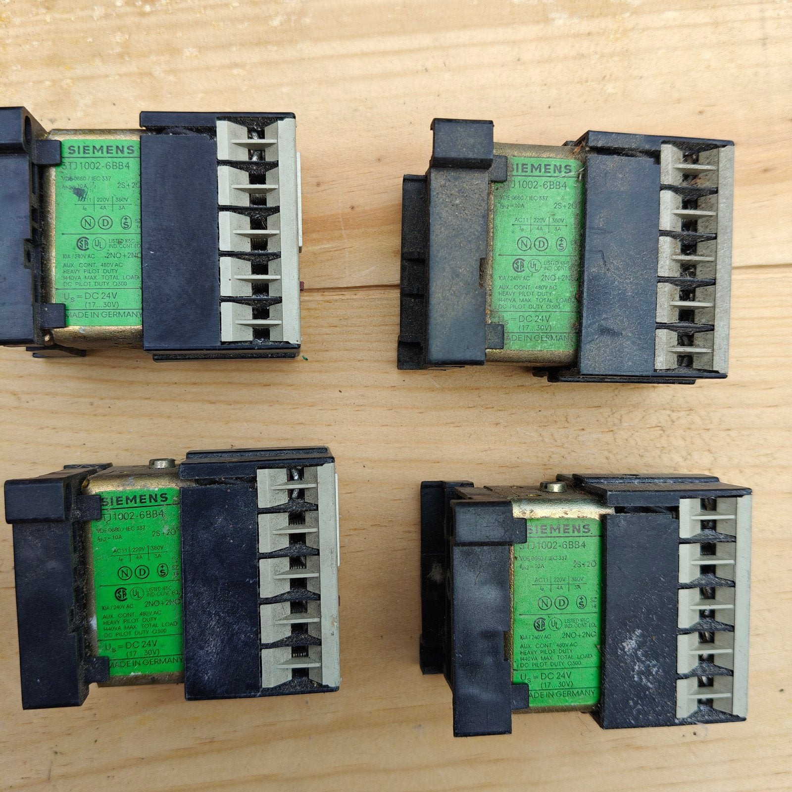Set van 4x Siemens 3TJ1002-6BB4 relais — 24VDC, Hobby en Vrije tijd, Elektronica-componenten, Ophalen of Verzenden