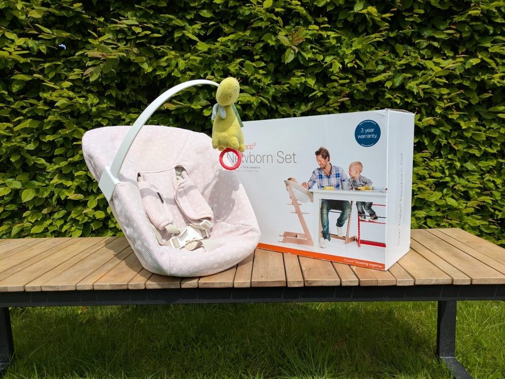 Stokke Newborn set, 2 hoezen (1x Ukje  2025), speelboog, Kinderen en Baby's, Wipstoeltjes, Gebruikt, Wipstoel, Overige merken