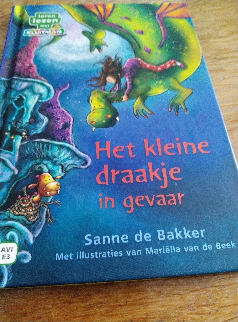 Kinderboek Het kleine draakje in gevaar., Boeken, Ophalen, Gelezen