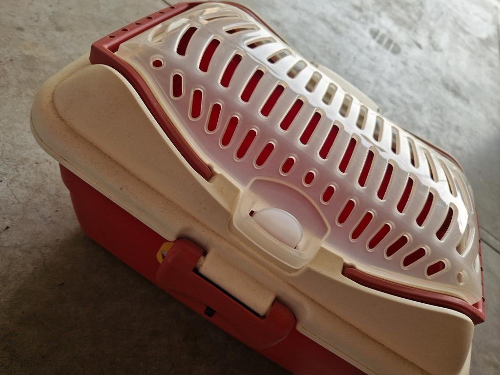 Transportbox bordeau voor kleine dieren, Animaux & Accessoires, Boîtes de transport, Enlèvement, Comme neuf