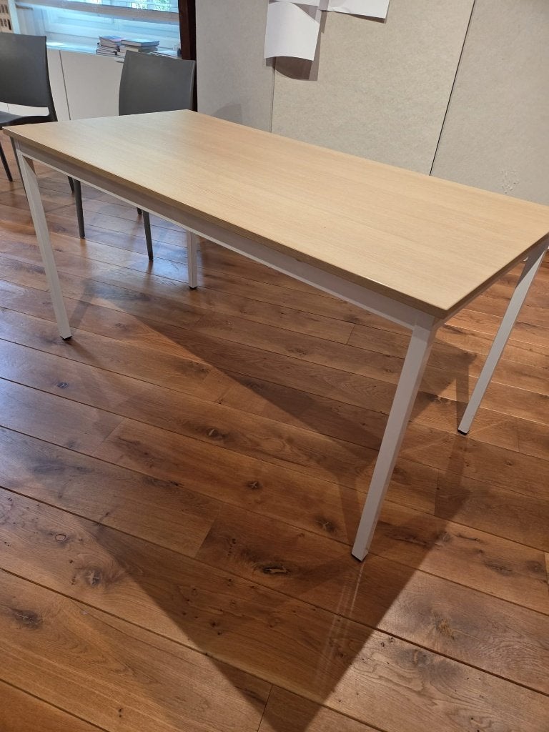 Tafel / bureau / lessenaar (4 stuks), Ophalen, Zo goed als nieuw, Vier personen, Rechthoekig