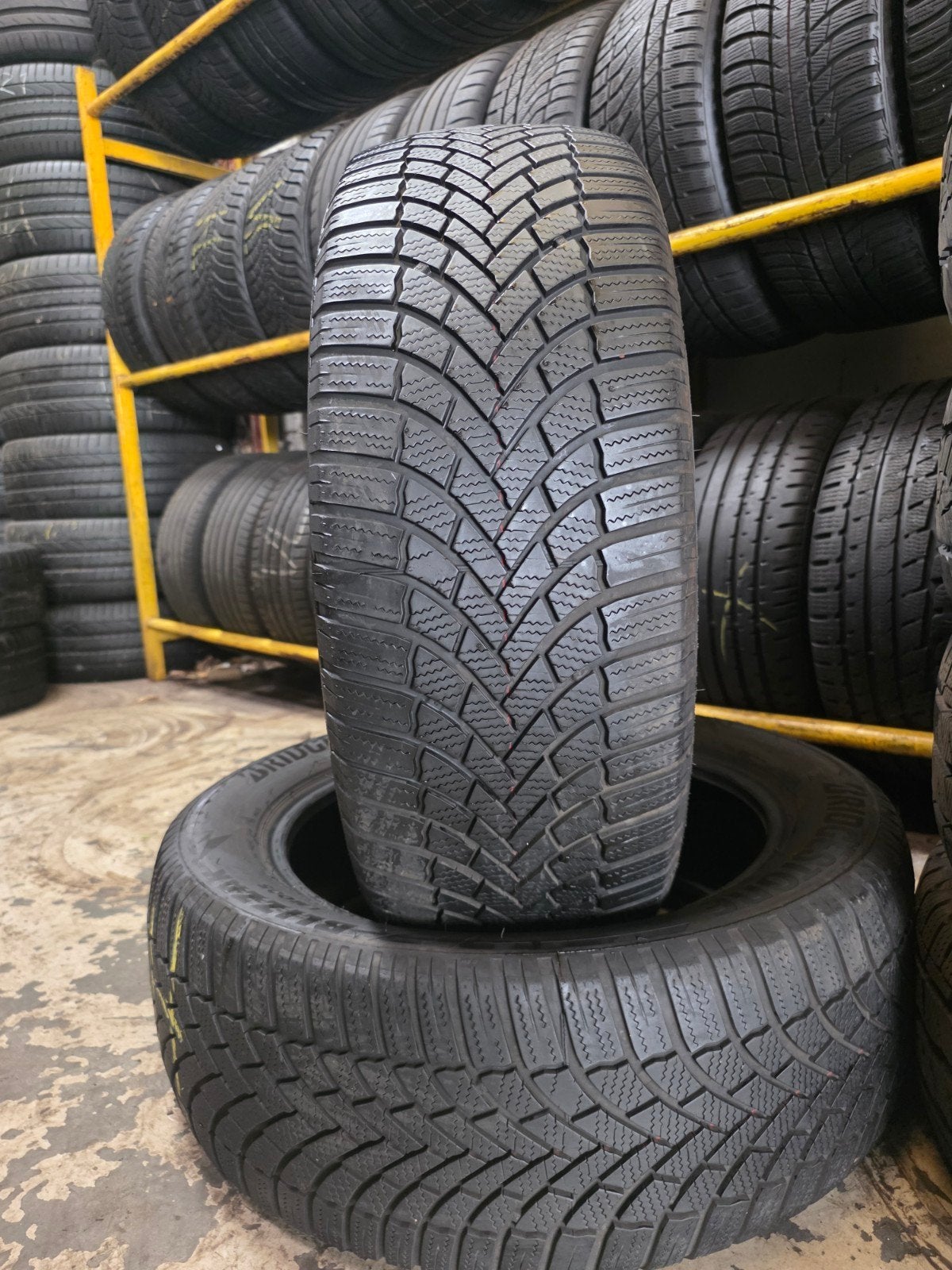 235 55 19 Bridgestone avec montage et équilibrage, Enlèvement