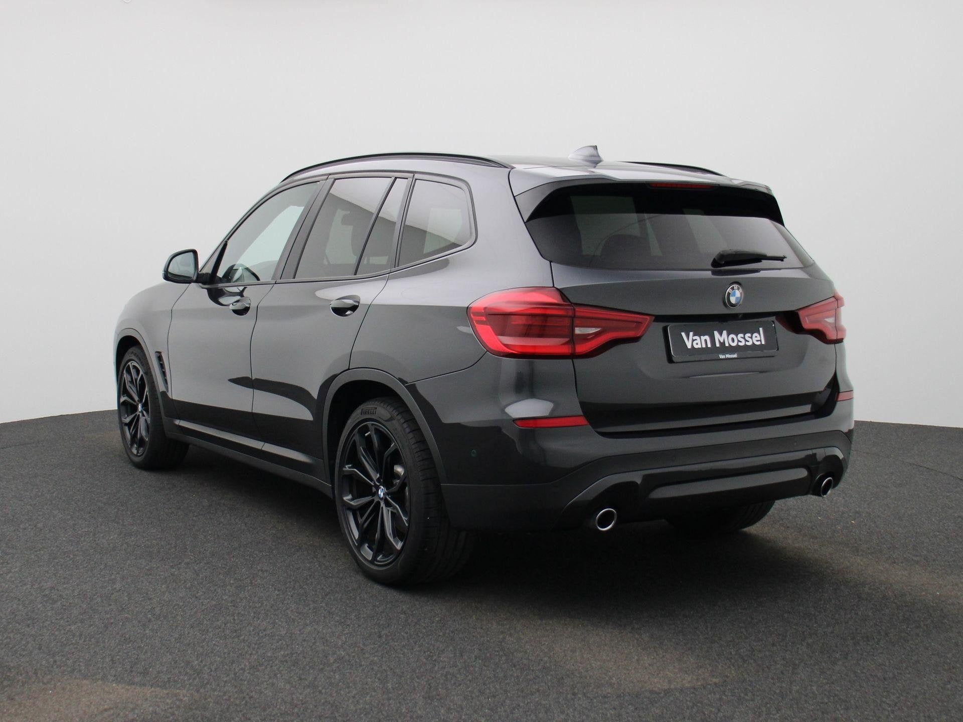 BMW X3 sDrive18d (100 kW) PANO DAK | NAVI & CARPLAY | H&K So, Auto's, Gebruikt, Zwart, 2000 kg, 136 pk