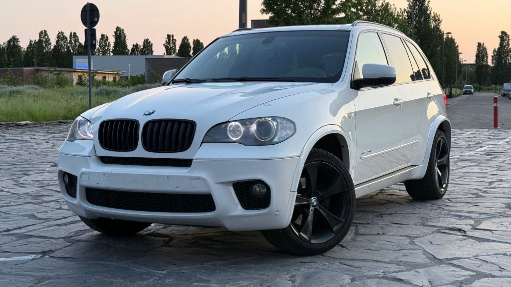 Bmw X5 3.0dA M-Sportpack - NaviPro - 360gr Camera - Gekeurd, Auto's, Euro 5, Wit, Leder, Particulier