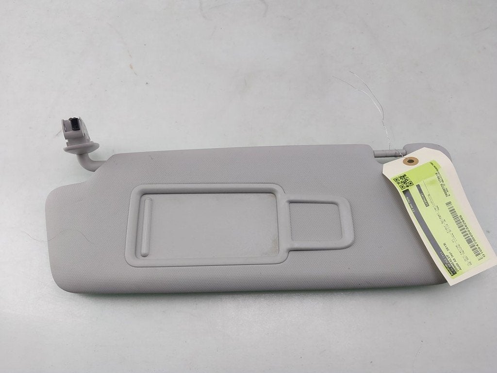 ZONNEKLEP Audi A3 Sportback (8VA / 8VF) (01-2012/10-2020), Info@audi.de, Audi, Audi AG, Gebruikt
