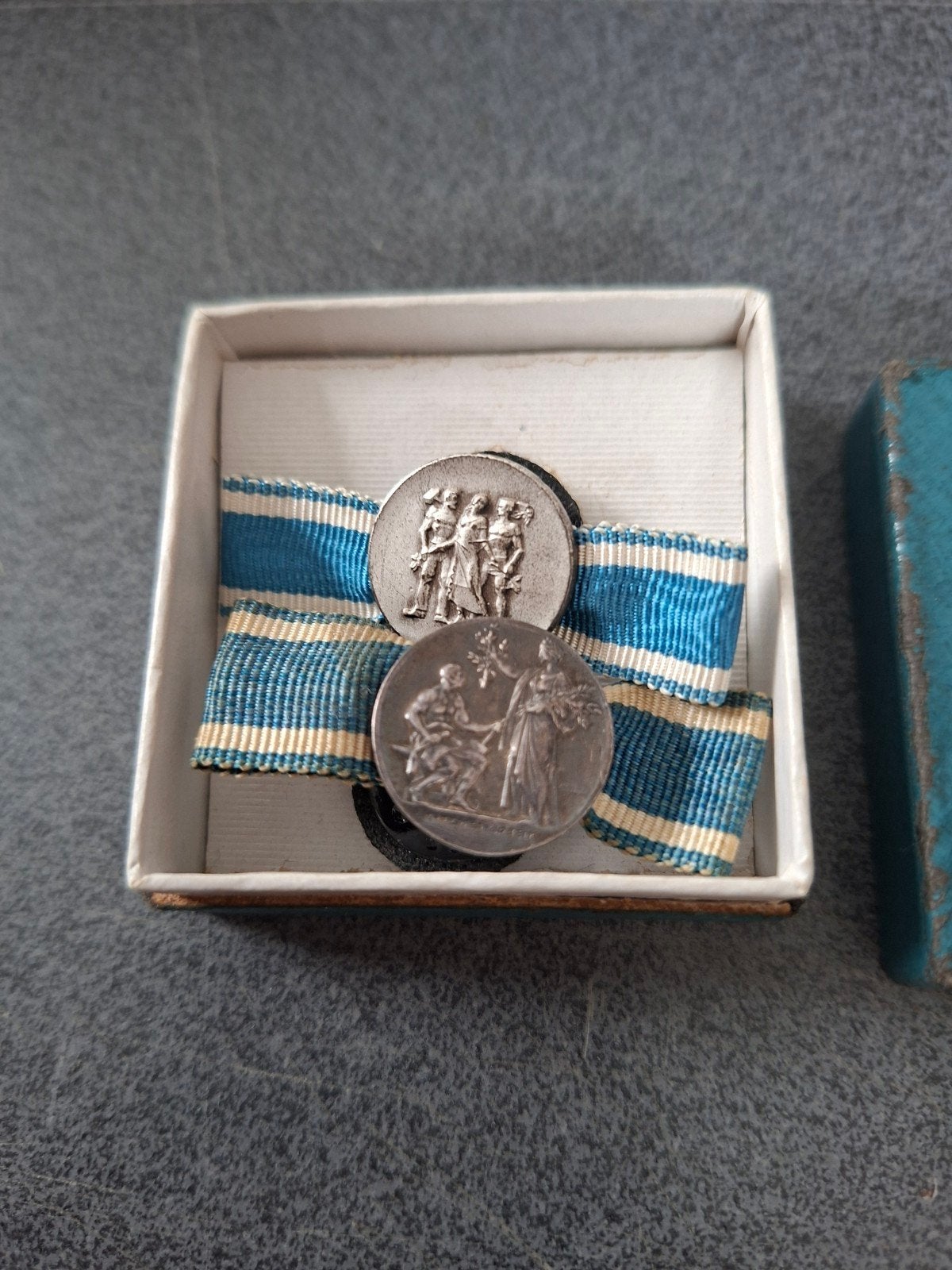 Beieren 2x zilveren knoopsgat medailles doosje, Verzamelen, Militaria | Algemeen, Ophalen of Verzenden