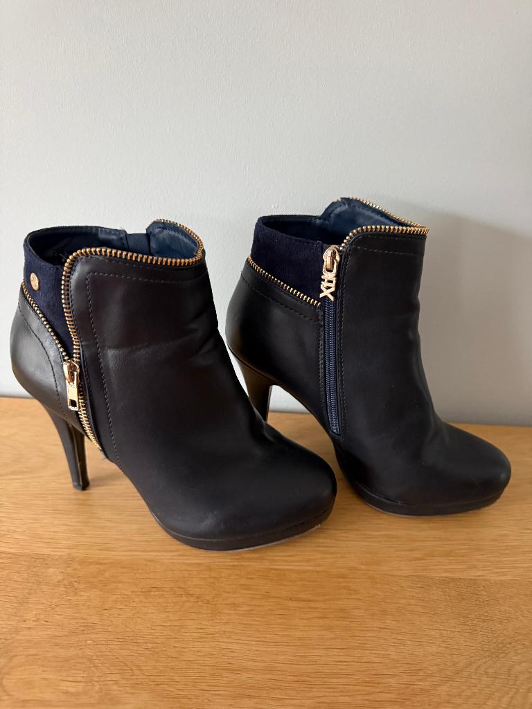 Bottines Marque : XTi Territory, Vêtements | Femmes, Chaussures, Enlèvement ou Envoi, Comme neuf, Boots et Botinnes, Bleu