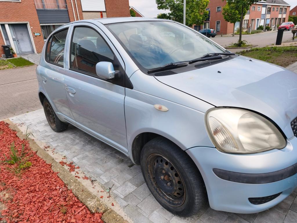 Toyota Yaris 295000 km met airco voor export. Start en rijd, Auto's, Particulier, Te koop, Yaris