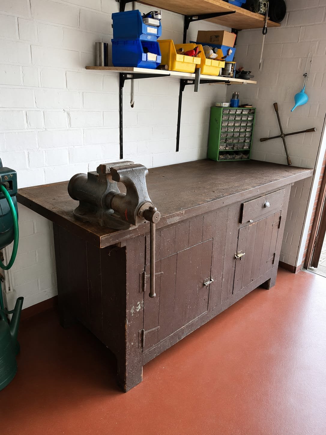 Antieke Industriële werkbank met bankschroef, Huis en Inrichting, Ophalen, Gebruikt, 75 cm of meer, 150 tot 200 cm