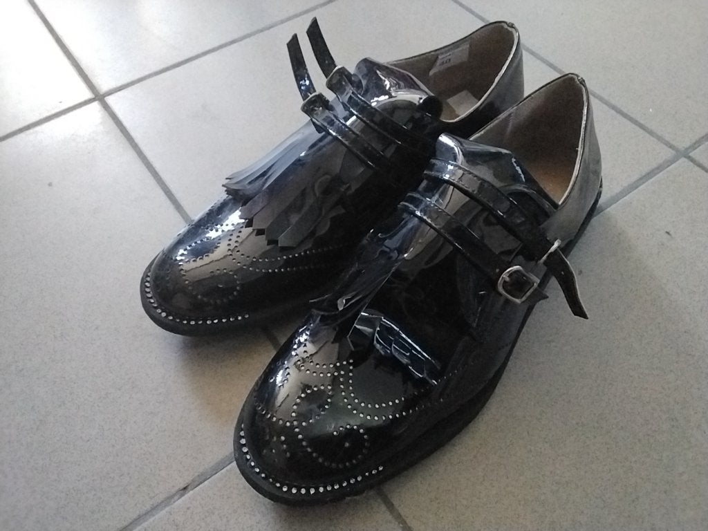 Damesschoenen maat 40, Ophalen