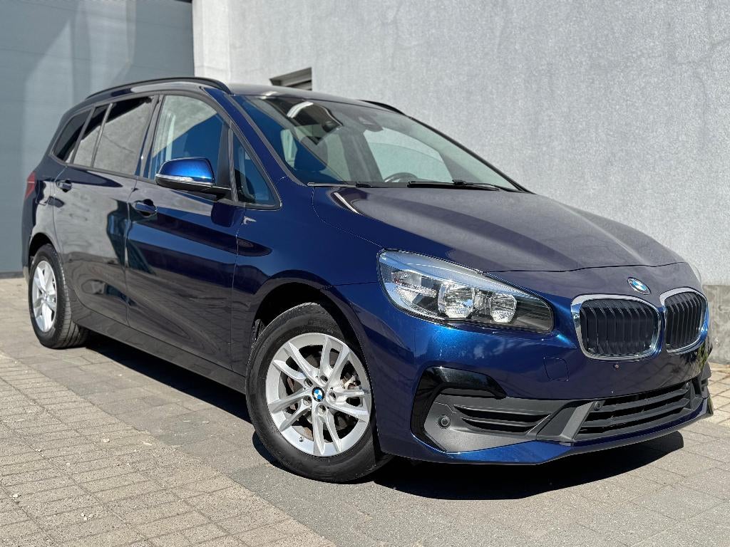 BMW 216d Gran Tourer Advantage 2021 automaat 7 plaatsen navi, Auto's, Euro 6, Blauw, 7 zetels, Bedrijf