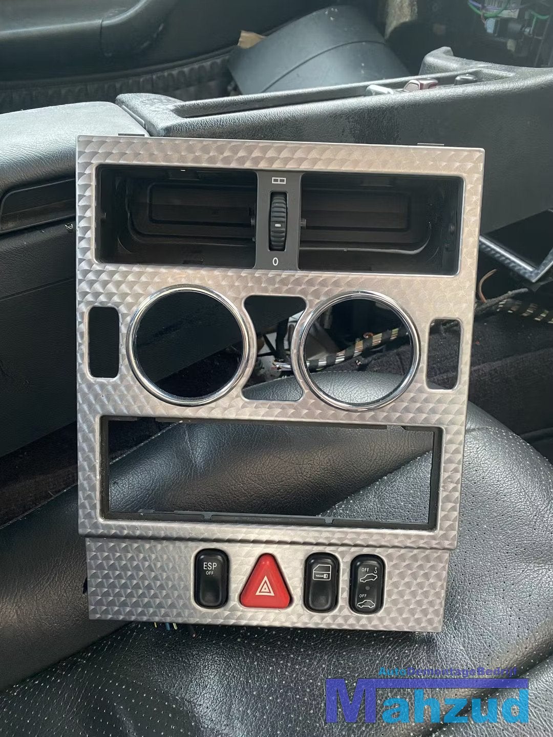 MERCEDES SLK R170 Middenconsole kache radio frame 1996-2006, Mercedes-Benz AG, Mercedes-Benz, Utilisé, Mercedesstrasse 120
70372  Stuttgart, DE
