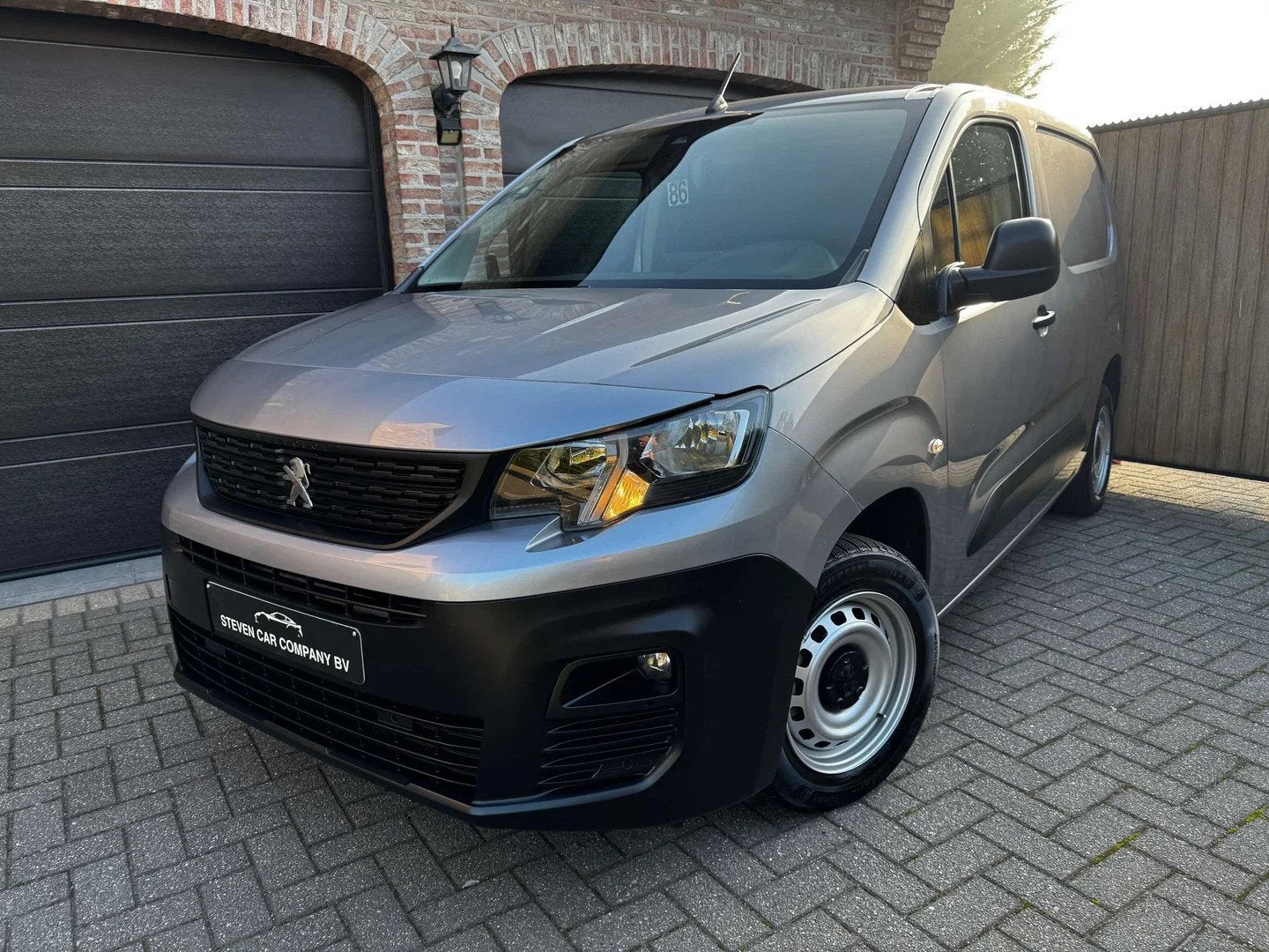 Peugeot Partner | BTW INCL | 3 ZIT | NAVI | CAMERA | CARPLAY, 144 g/km, 4 cilinders, 5 deurs, 56 kW