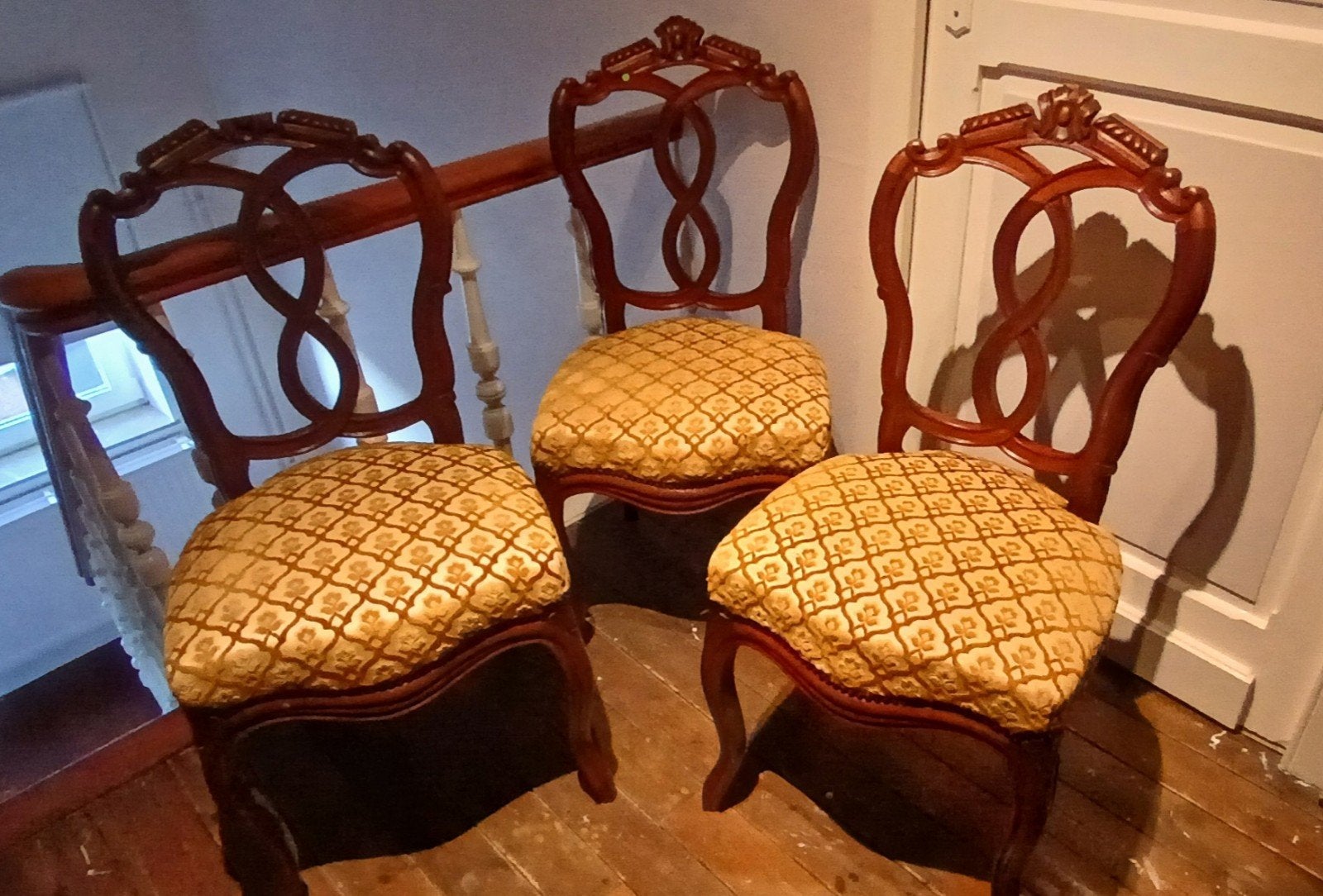 Ensemble de chaises Louis XV, Enlèvement