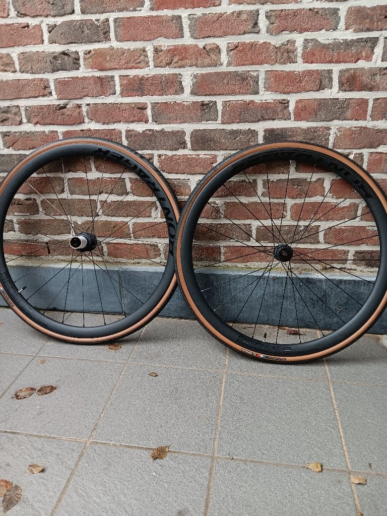 Paire jantes Bontranger aeolus elite 35mm, Vélos & Vélomoteurs, Neuf, Pneu, Enlèvement, Carbone