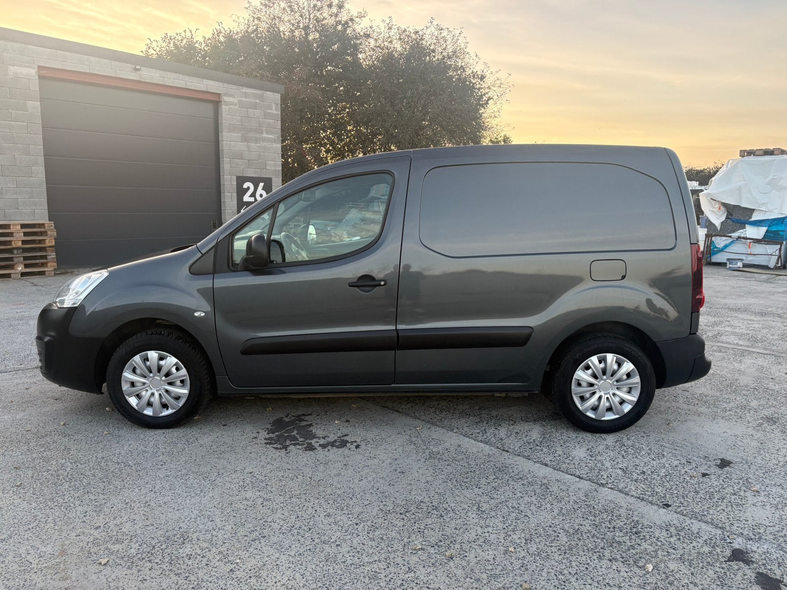 Citroën Berlingo 109Dkm 6€ GVV ! ! !, Autos, Argent ou Gris, Achat, Euro 6, Entreprise