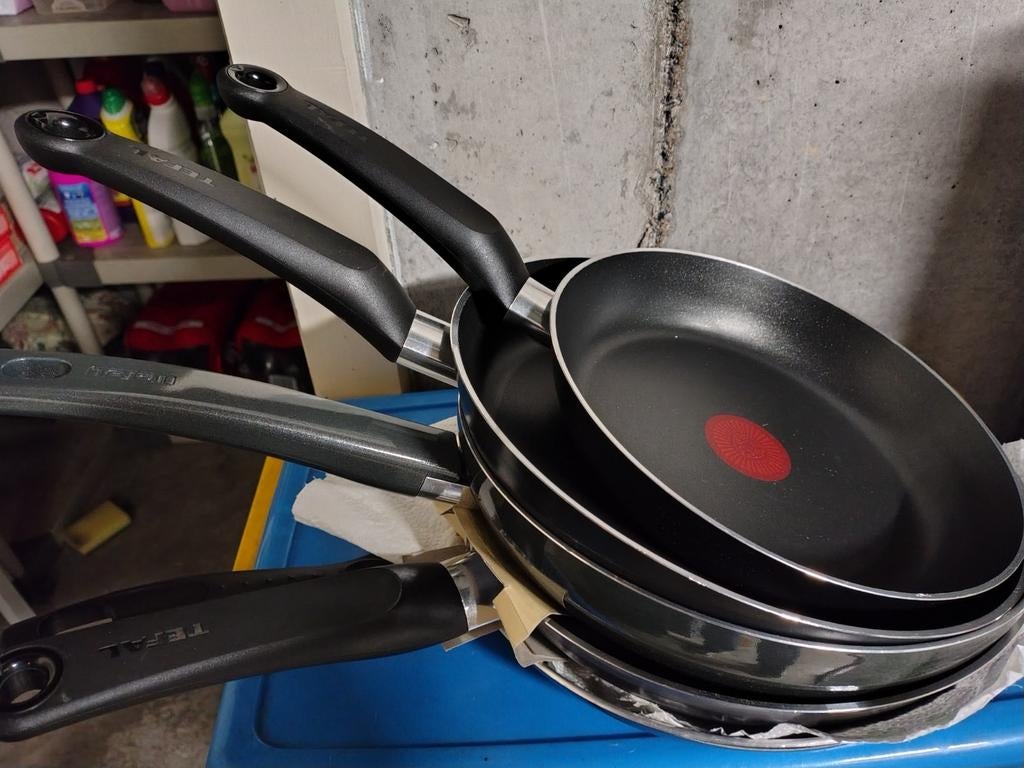 5 Tefal pannen, Ophalen, Nieuw, Pannenset