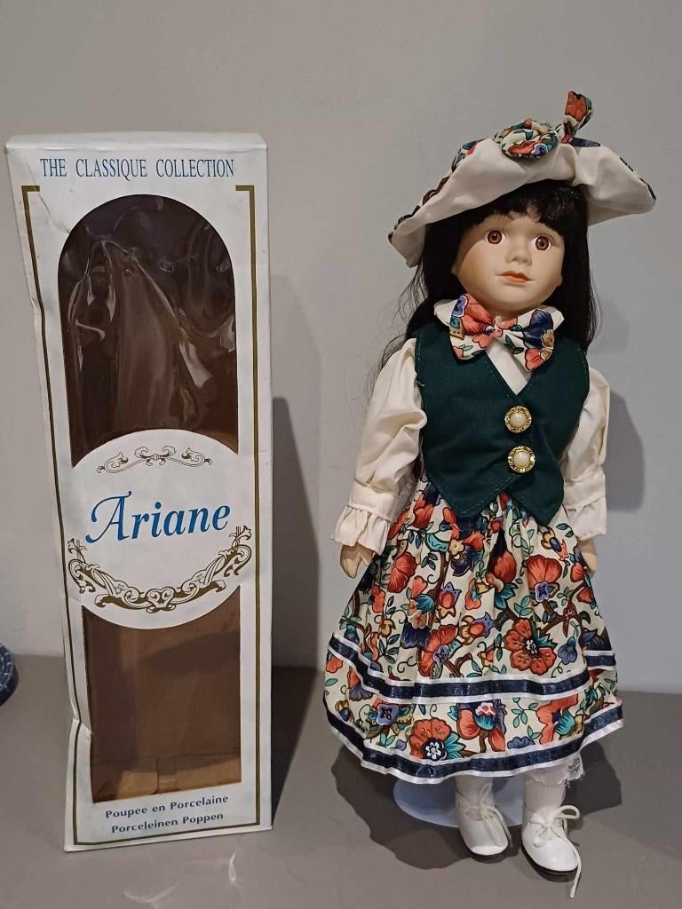 Vintage porseleinen pop Ariane (nieuw in doos) Jaren '80, Ophalen, Zo goed als nieuw, Pop