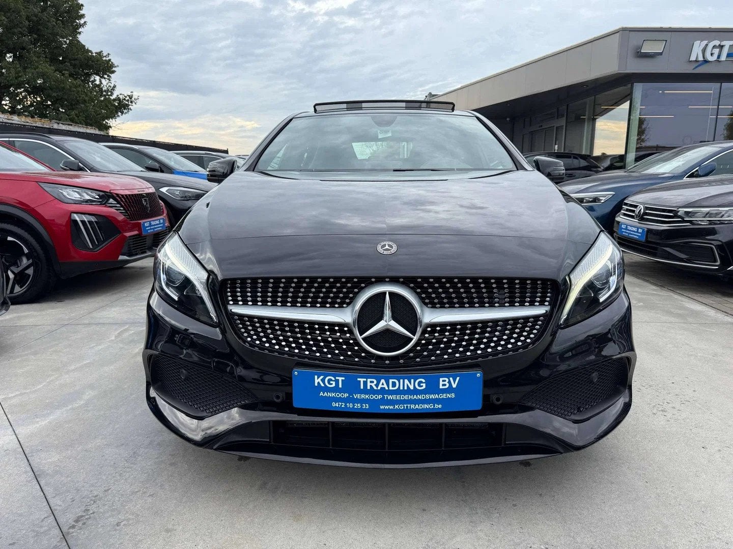 Mercedes-Benz A-CLASS 160 i AMG-LINE NAVIGATIE OPENDAK ZWART, Auto's, 75 kW, Gebruikt, 4 cilinders, Zwart