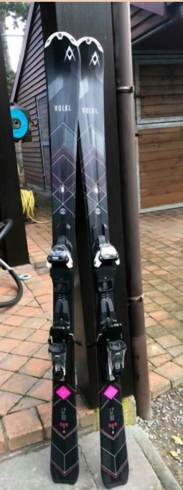 Aussi bons que les nouveaux skis Völkl Flair 73 pour femmes, Sports & Fitness, Autres marques, Skis, Comme neuf, 140 à 160 cm