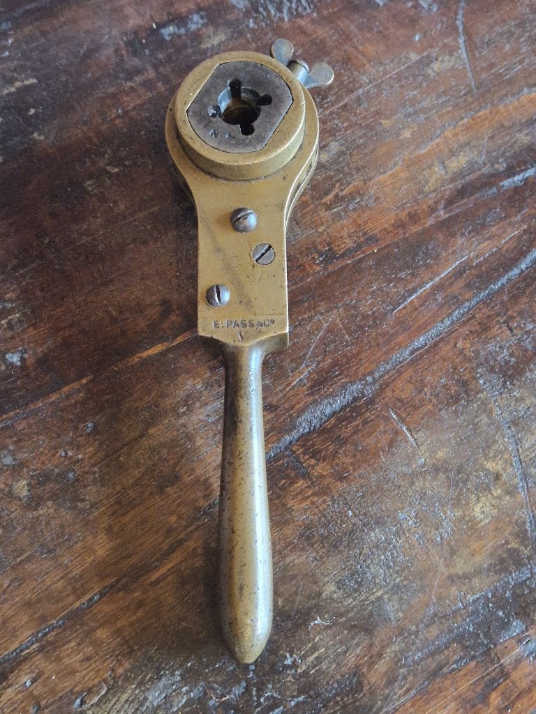 vintage messing ratelschroefsnijder E. Pass & Co., Antiek en Kunst, Ophalen of Verzenden