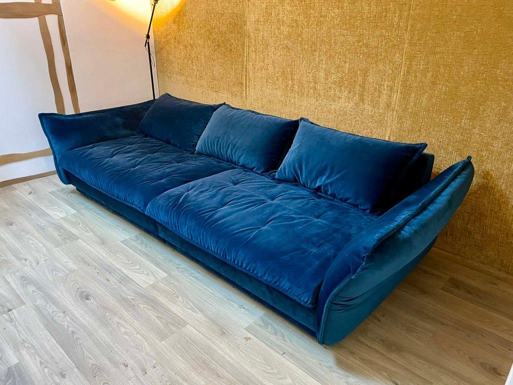 Canapé bleu velours (urgent), Enlèvement, Comme neuf, Trois personnes, Banc droit