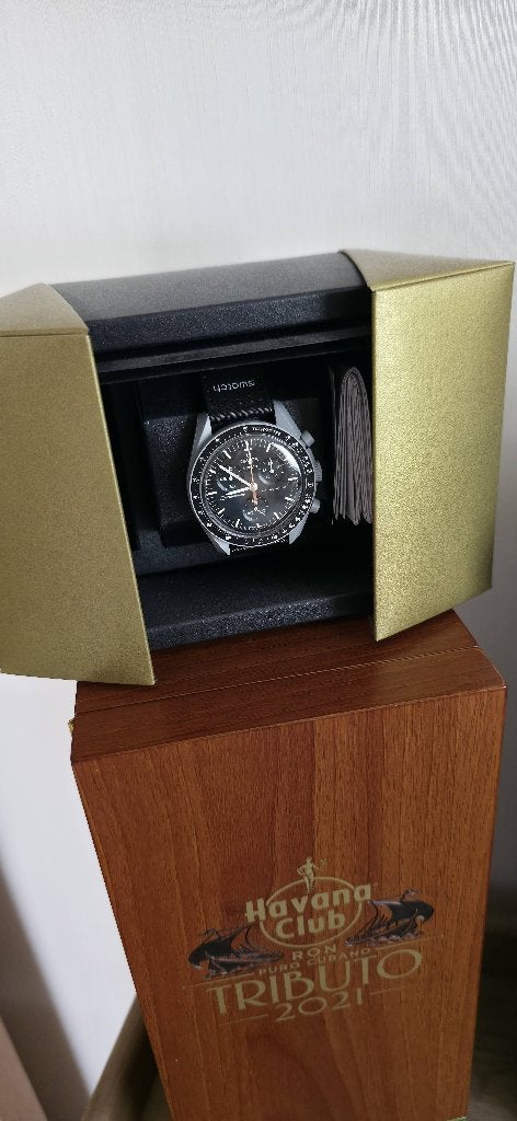 swatch omega strawberry moon, Bijoux, Sacs & Beauté, Montres | Hommes, Synthétique, Enlèvement, Omega, Autres matériaux
