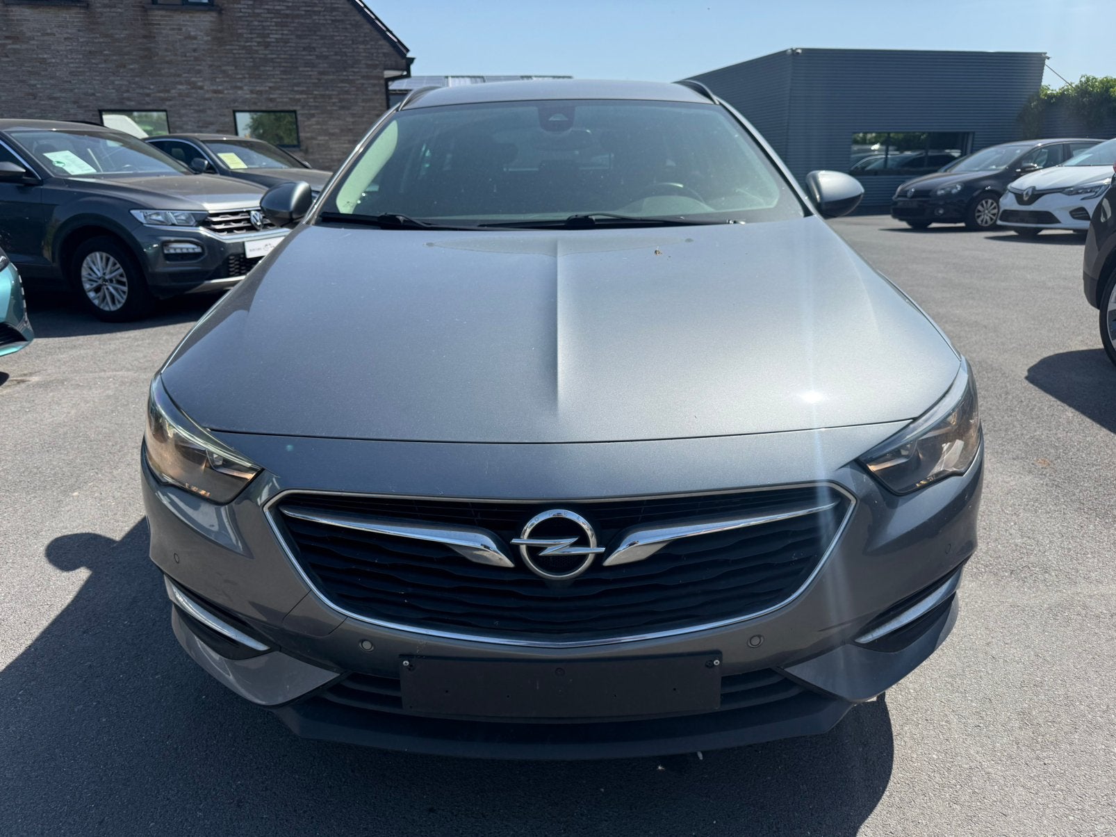 OPEL INSIGINIA 1.6 DIESEL / CAMERA / TREKHAAK / CARPLAY, Stof, 4 cilinders, Bedrijf, 5 deurs