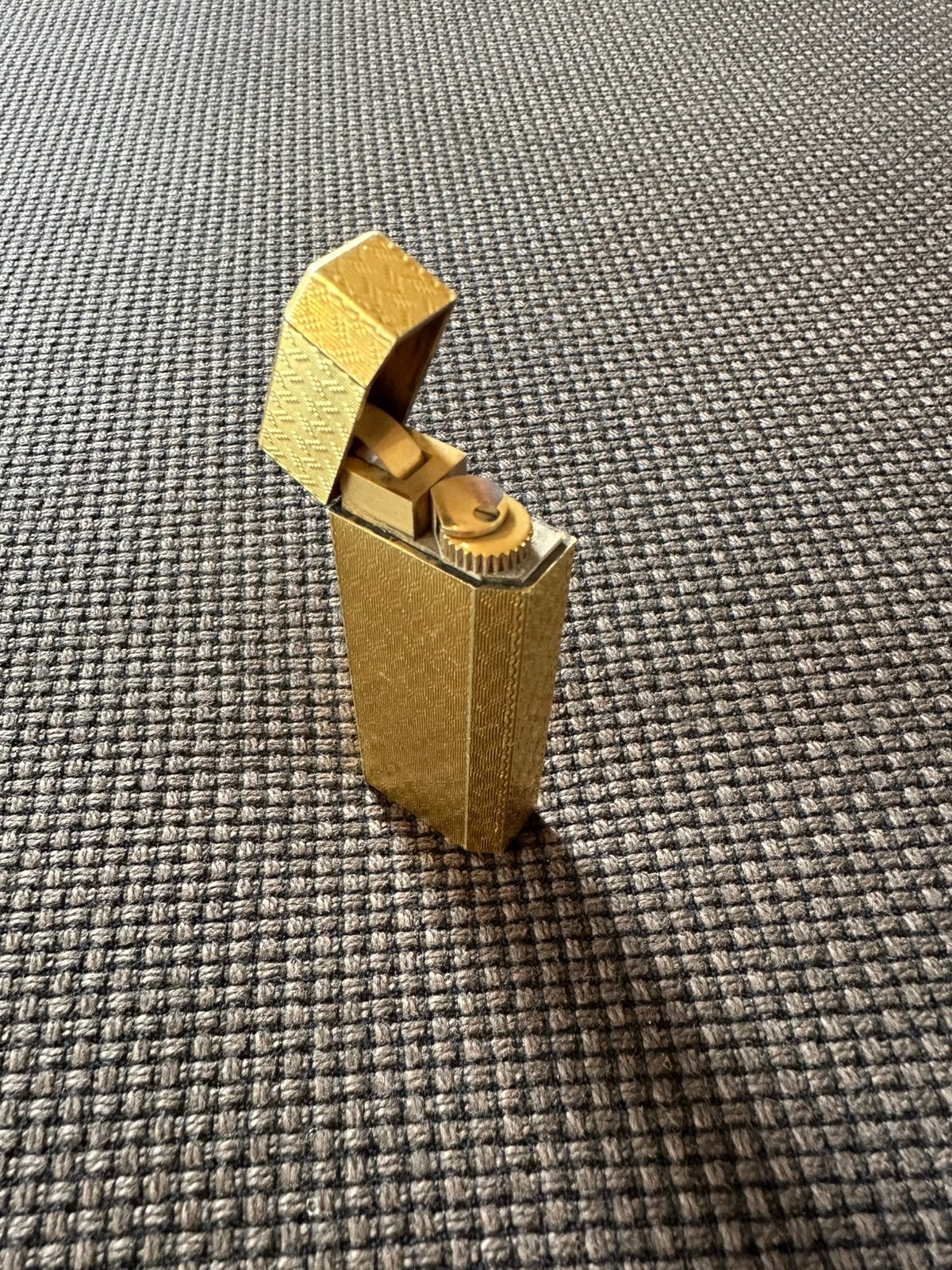 Briquet Cartier, Collections, Articles de fumeurs, Briquets & Boîtes d'allumettes, Enlèvement ou Envoi, Comme neuf, Briquet