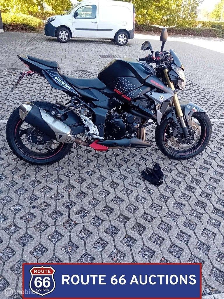 Suzuki GSR750 | 2014 | Route 66 Auctions, Motos, Motos | Suzuki, Entreprise, Autre