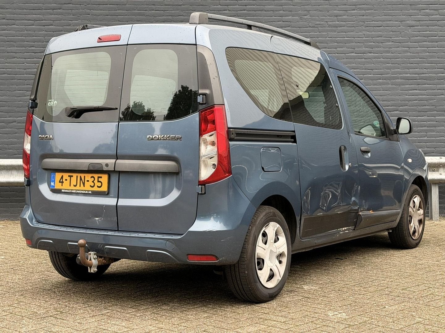 Dacia Dokker 1.2 TCe Lauréate | Cruise | Airco | Navi | Trek, Autos, Achat, 135 g/km, Entreprise, Boîte manuelle