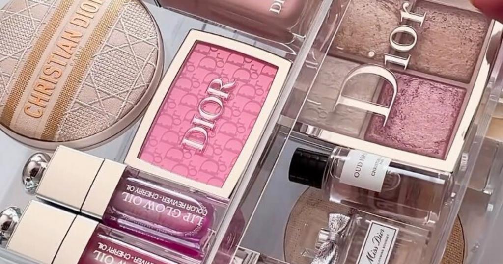 Recherche  maquillage (dior ,chanel,ysl,lancome …, Hobby & Loisirs créatifs, Fabrication de Perles & Bijoux, Enlèvement ou Envoi