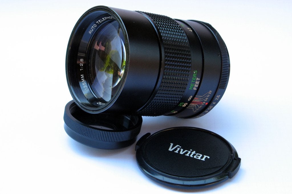 Mooie Vivitar 135mm/2,8 met schroefdraadvatting, Ophalen of Verzenden, Gebruikt, Telelens