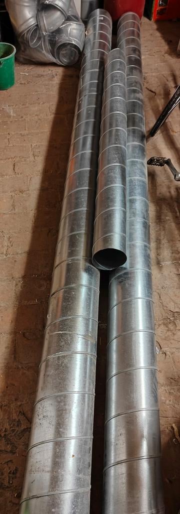 Diverse kanalen en stukken ventilatie galva en uniflex., Ophalen