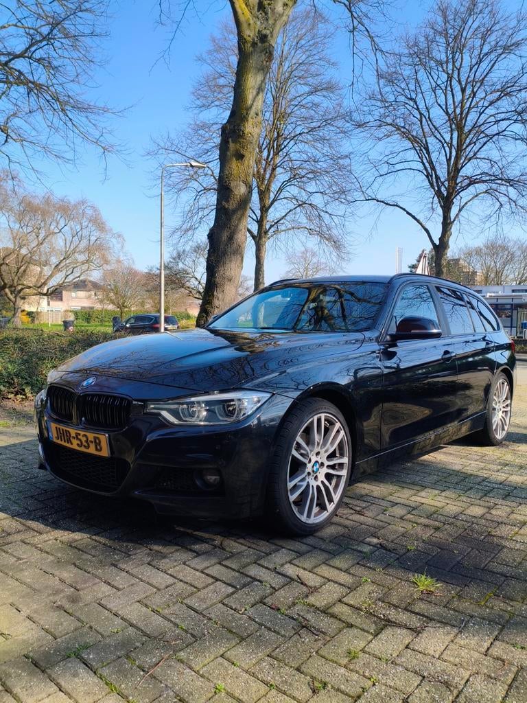 BMW F31 touring 1.5 benzine M Sport 2018 automaat, Auto's, BMW, Automaat, USB, Leder en Stof, Zwart