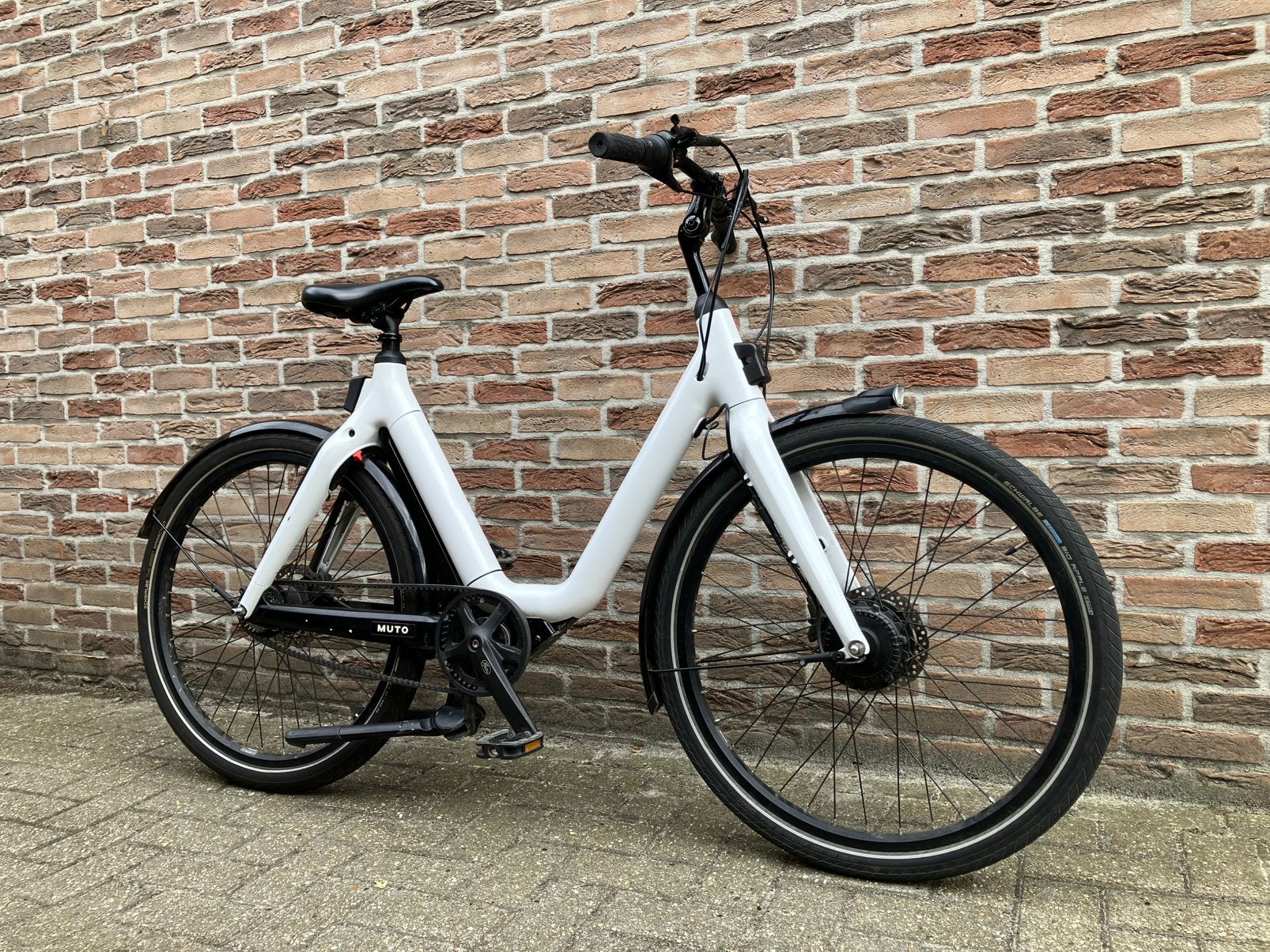 Muto elektrische E-bike in nieuwstaat, Fietsen en Brommers, Ophalen