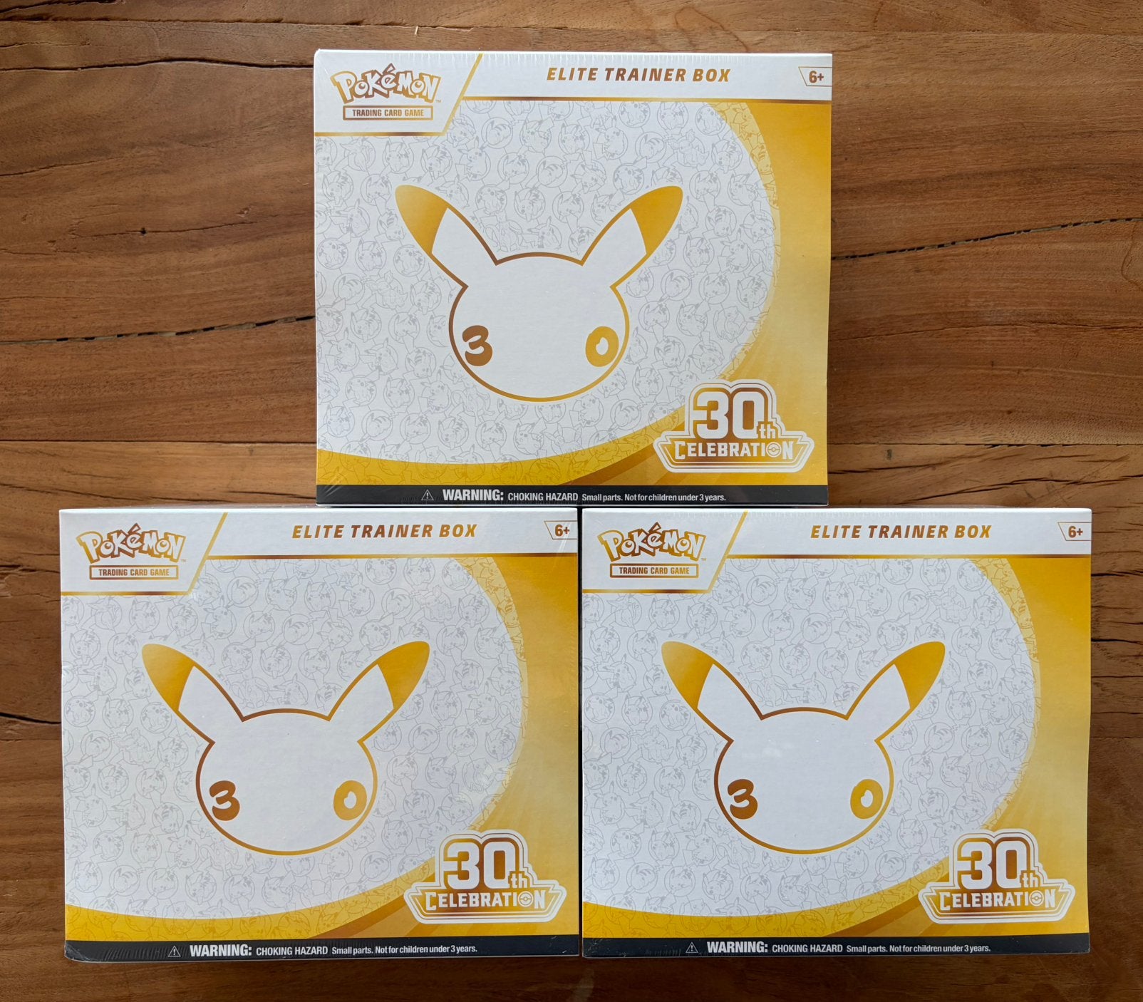 Pokemon 30th celebration Elite Trainer Box, Ophalen of Verzenden, Nieuw