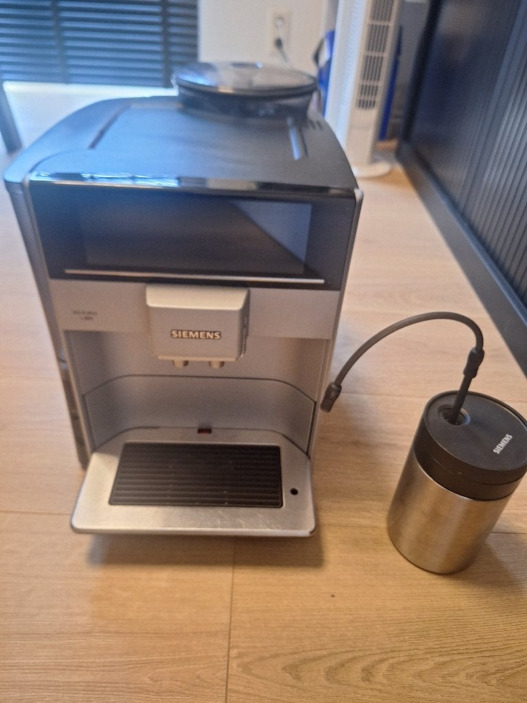 Koffiemachine siemens EQ.6plus s300, Elektronische apparatuur, Koffiezetapparaten, Ophalen, Gebruikt, Koffiemachine, Koffiebonen