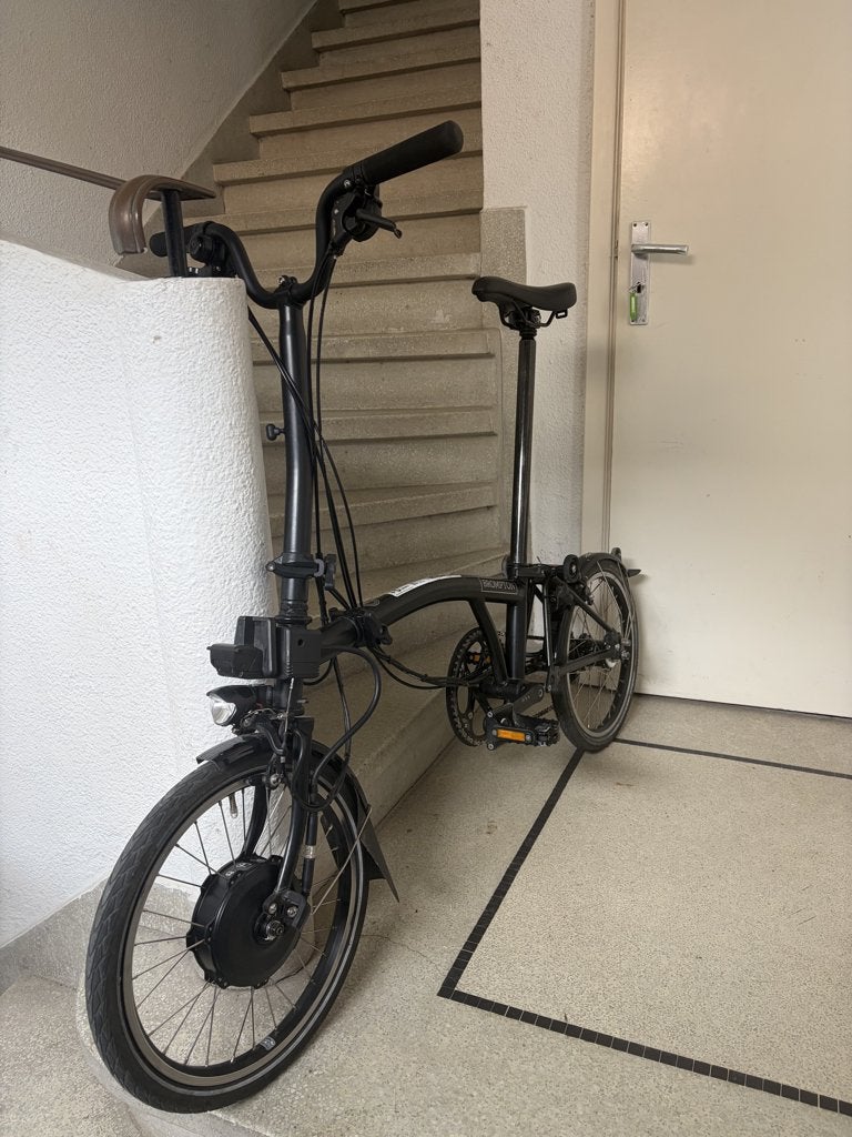 Vélo pliable électrique BROMPTON C line 2023, Vélos & Vélomoteurs, Vitesses, Frein sur jante, Comme neuf, Enlèvement