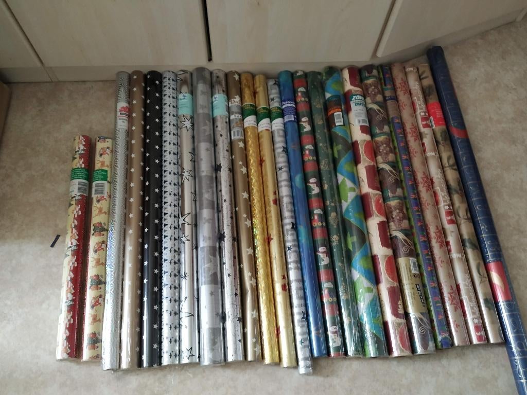 geschenkpapier nieuwe rollen, Diversen, Cadeaupapier, Ophalen of Verzenden, Nieuw