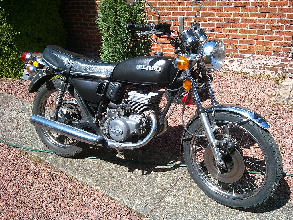Suzuki GT 185 met werk aan, Motos, Motos | Oldtimers & Ancêtres, Occasion, 185 cm³, 2 cylindres, Autre