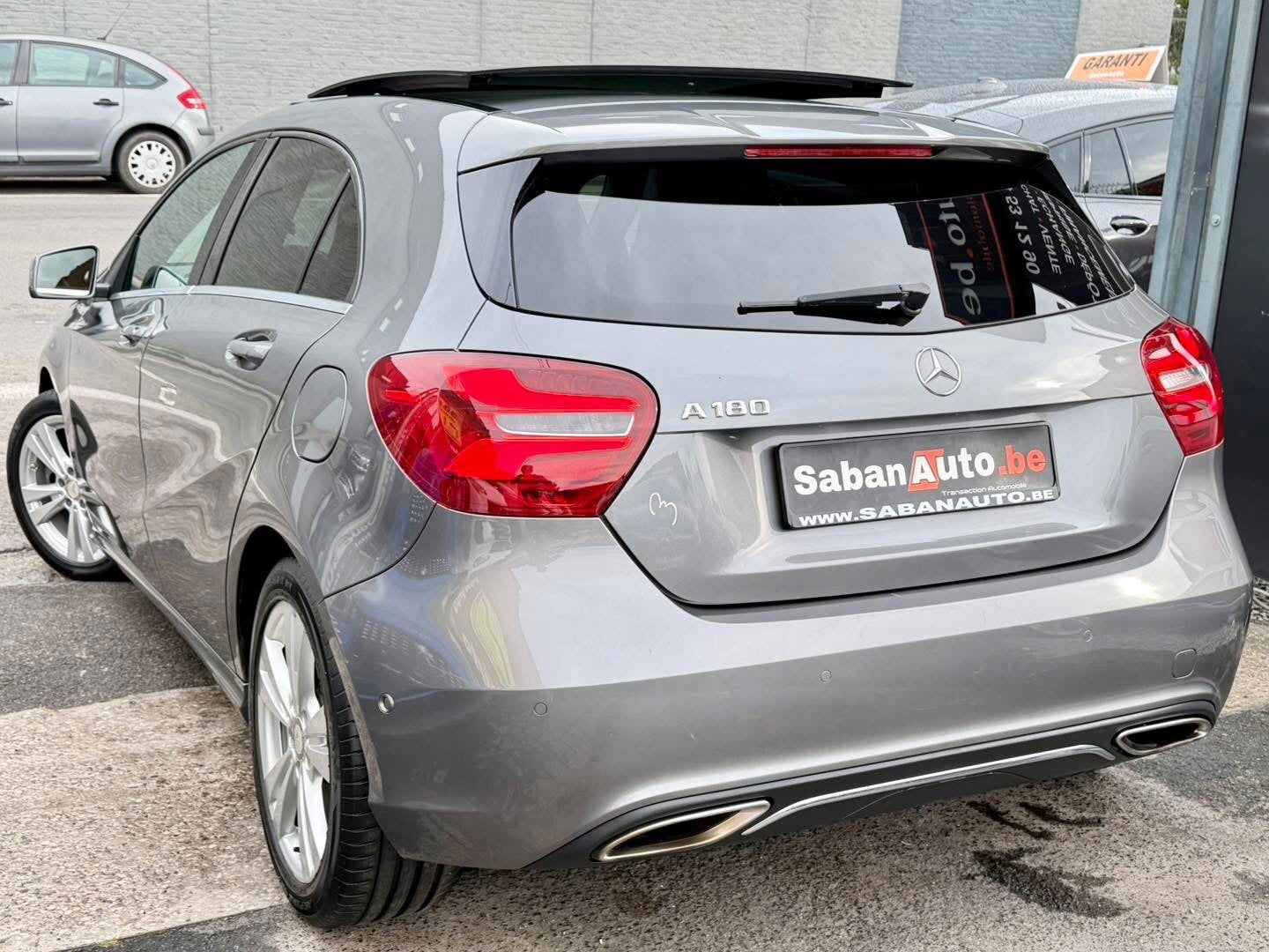 Mercedes A180 Essence EURO 6 B PACK SPORT 11/2016, Auto's, Mercedes-Benz, Euro 6, Bedrijf, 5 deurs, Zilver of Grijs