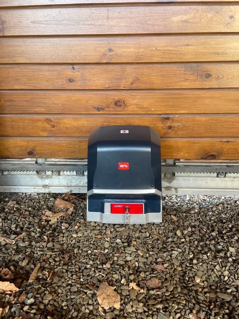 Herstelling poorten, Tuin en Terras, Ophalen, Zo goed als nieuw