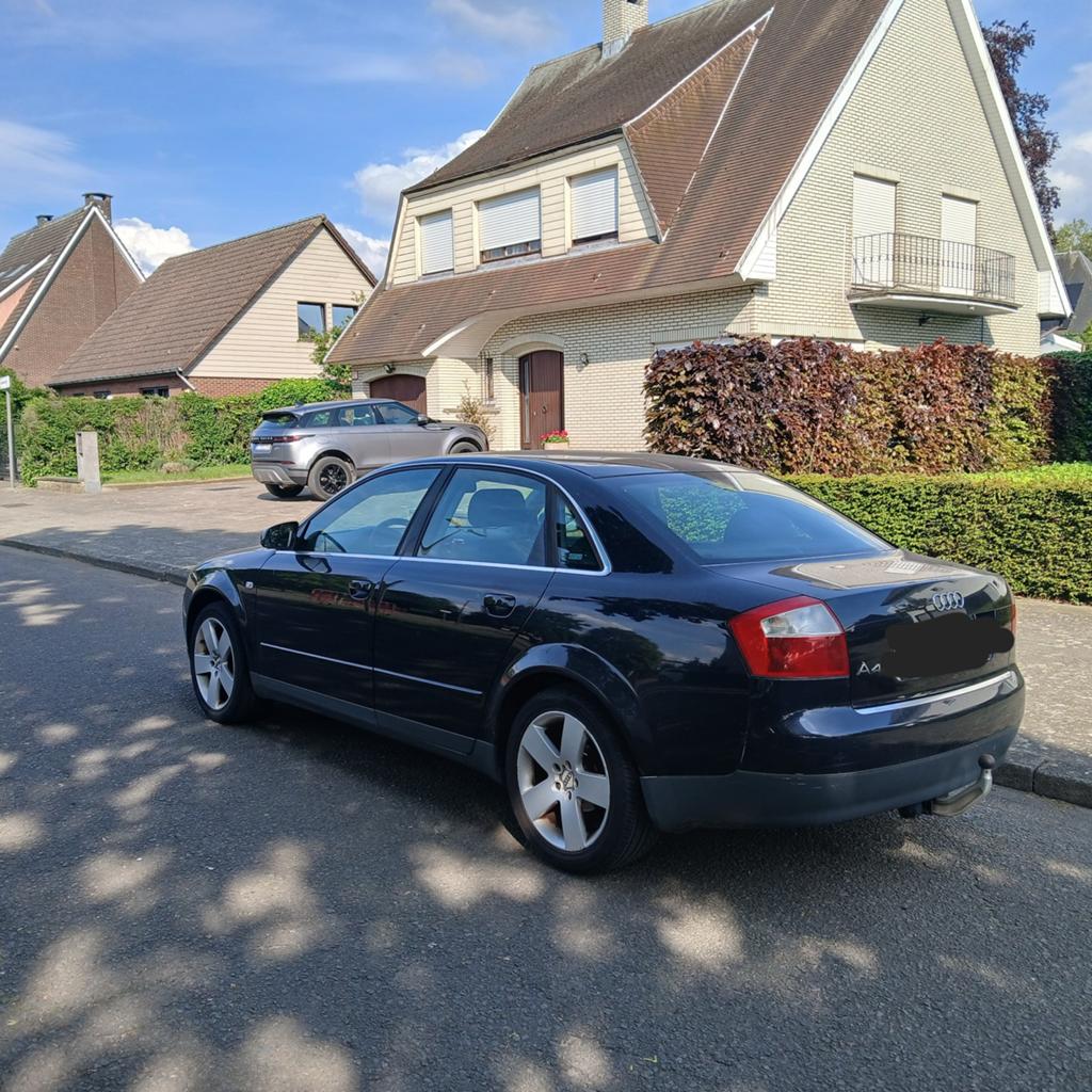 L'Audi A4 1.9TDI conduit et passe les vitesses à la perfecti, Rétroviseurs électriques, Achat, Boîte manuelle, A4
