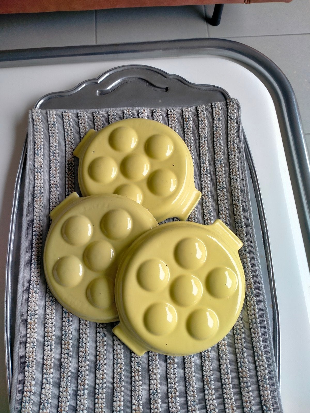 3 gietijzeren escargotbordjes., Ophalen, Le Creuset