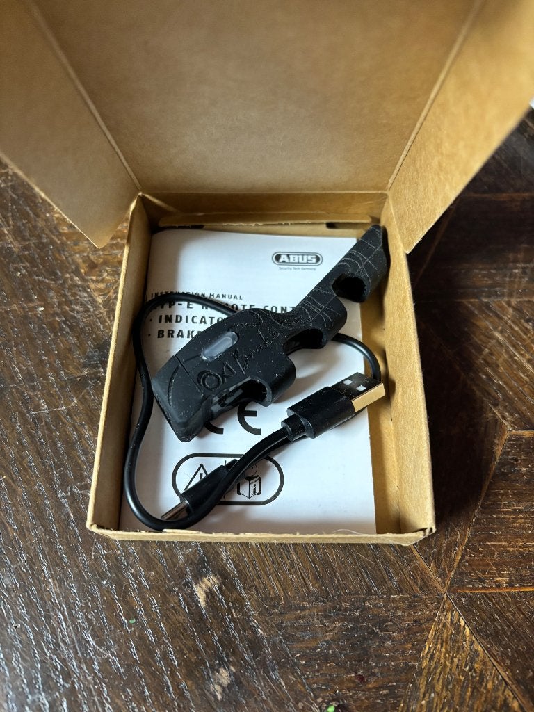 Télécommande de feu stop - Casque Abus Hyp-E, Vélos & Vélomoteurs, Enlèvement ou Envoi, Neuf, Autres tailles, Homme ou Femme