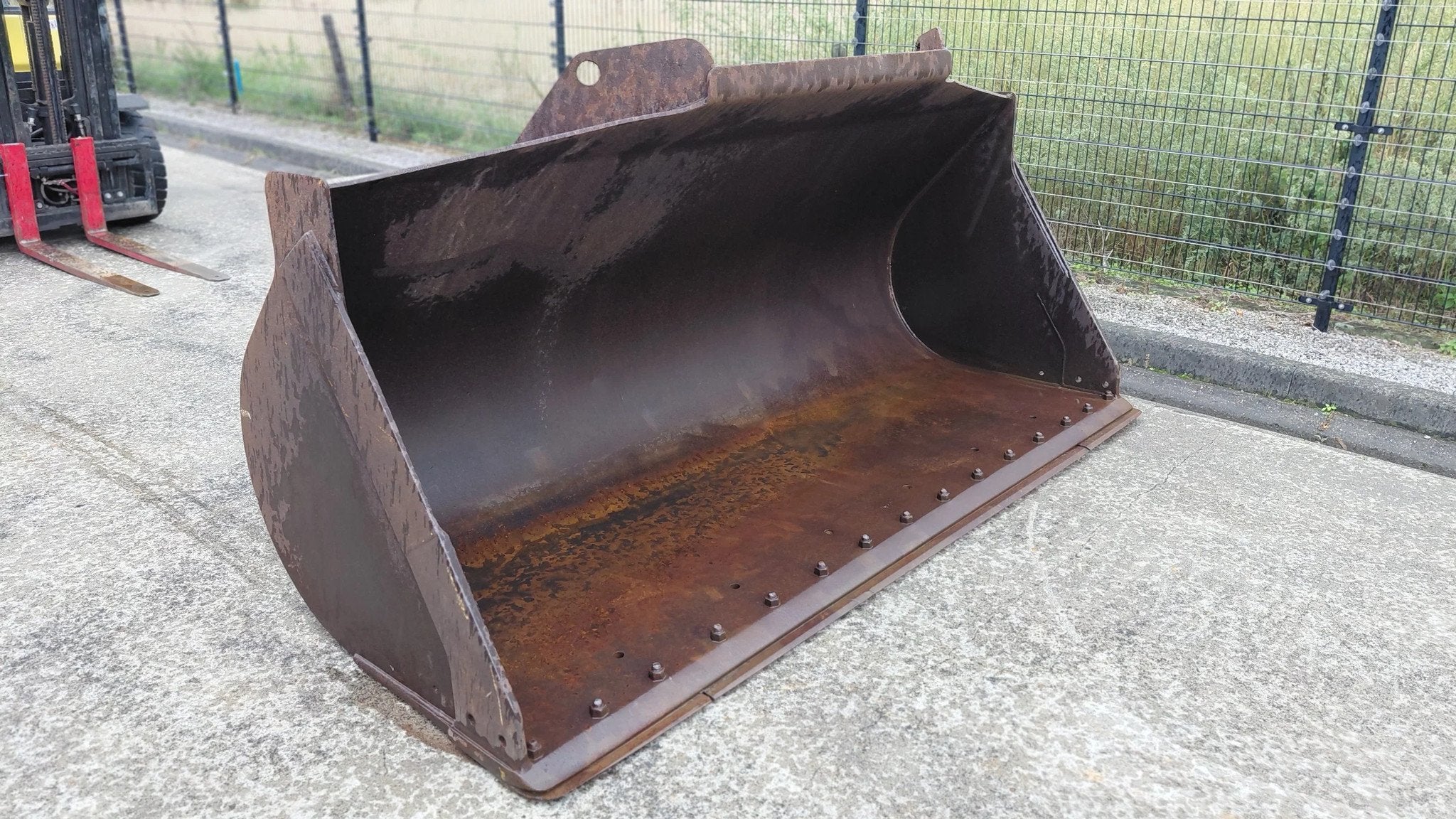 Volvo Loader bucket 2.70m wide / Volvo coupling